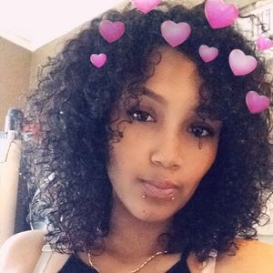 Meet your Posher, Dezerai